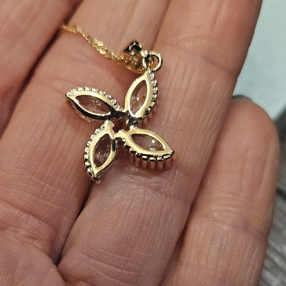 NEW Pendant & Earring Set - Picture 6 of 14